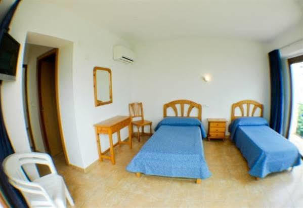 Hostal Residencia Nicolau Сан-Антонио-Абад Экстерьер фото
