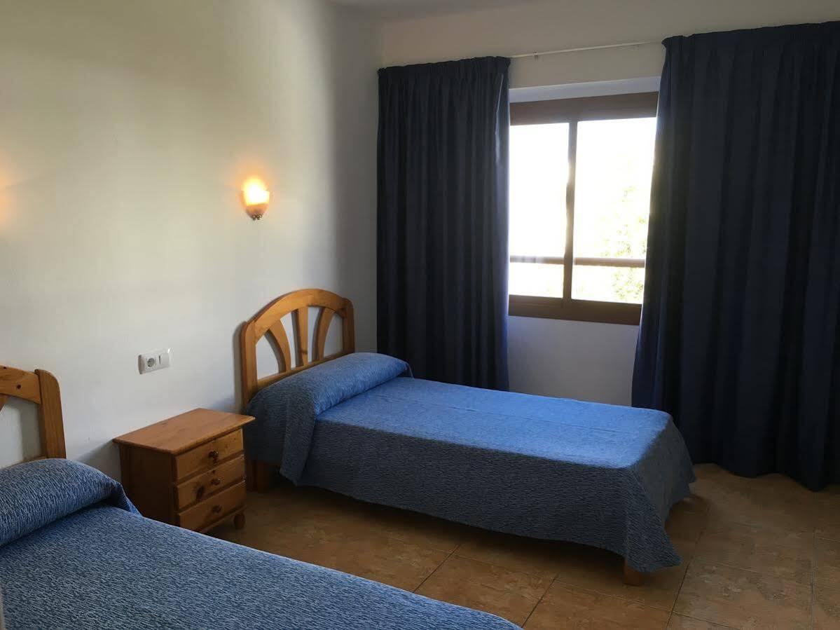 Hostal Residencia Nicolau Сан-Антонио-Абад Экстерьер фото